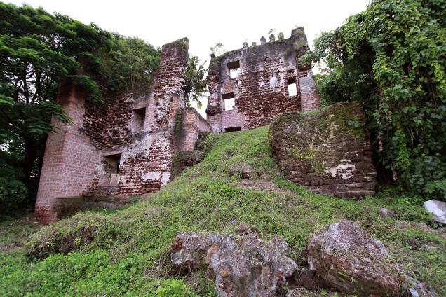 Thangaserry Fort