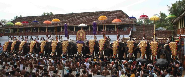 elephant-parade-kerala-festivals-1024x430